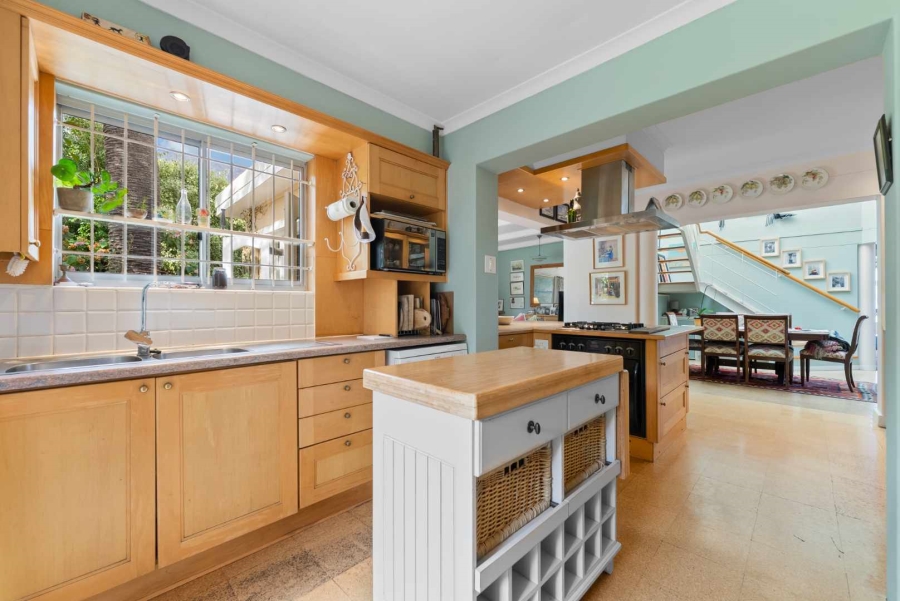 5 Bedroom Property for Sale in Camps Bay Western Cape